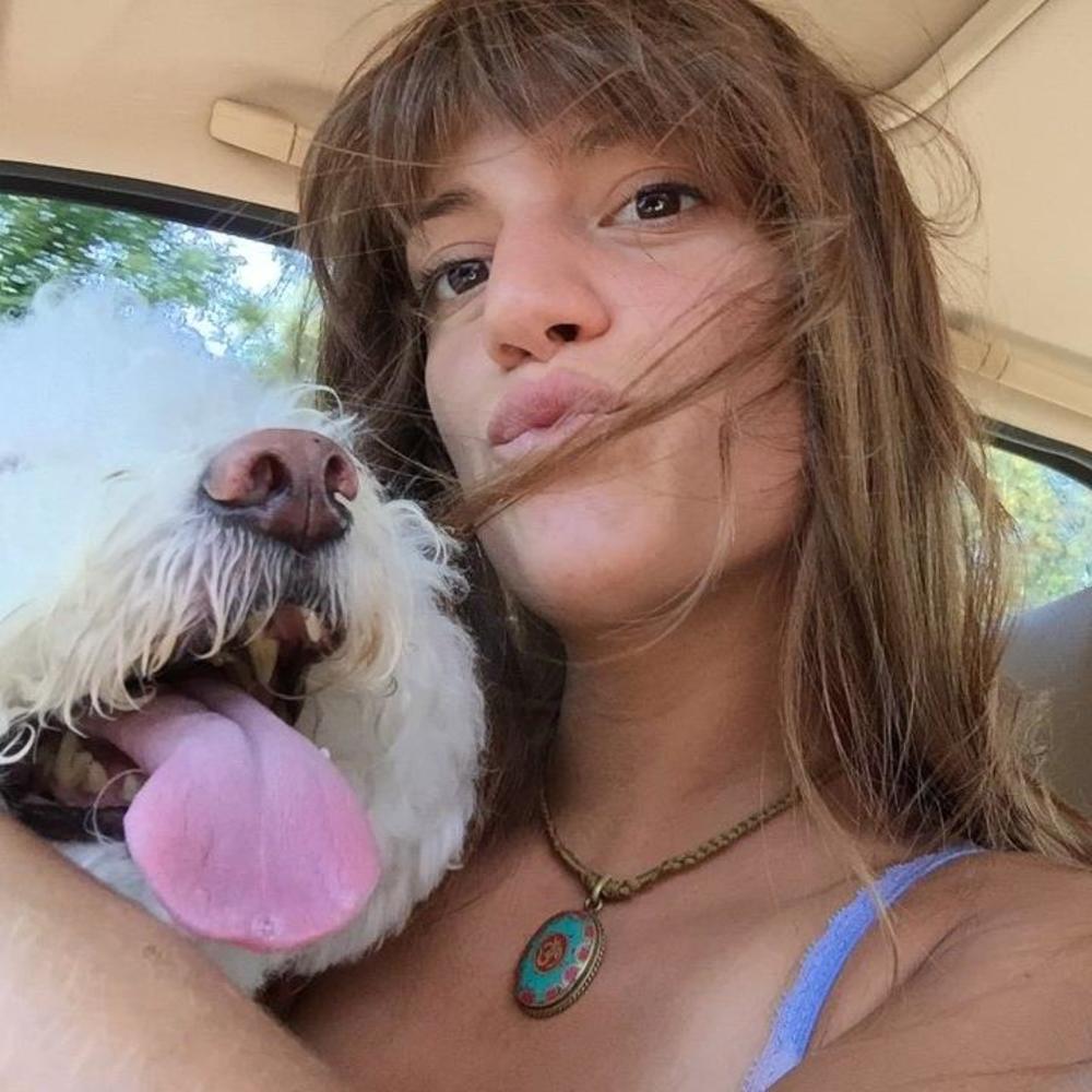 Meet your Posher, Olivia